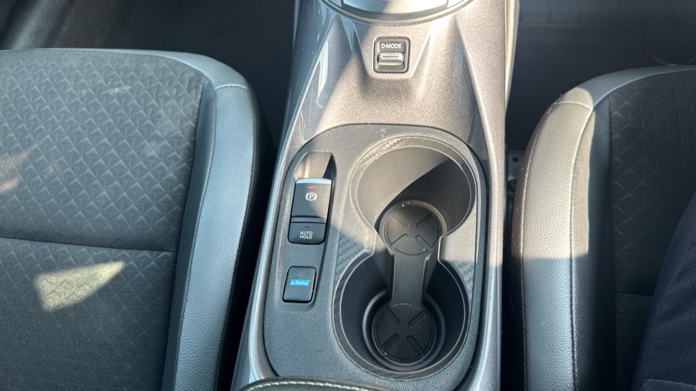 Nissan Juke 1.6 Hybrid N-Connecta 5dr Auto Hybrid Hatchback - Image 21
