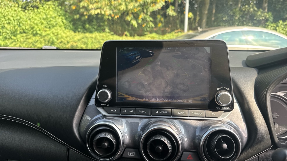 Nissan Juke 1.6 Hybrid N-Connecta 5dr Auto Hybrid Hatchback - Image 22