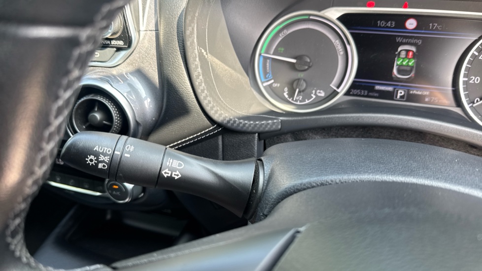 Nissan Juke 1.6 Hybrid N-Connecta 5dr Auto Hybrid Hatchback - Image 29