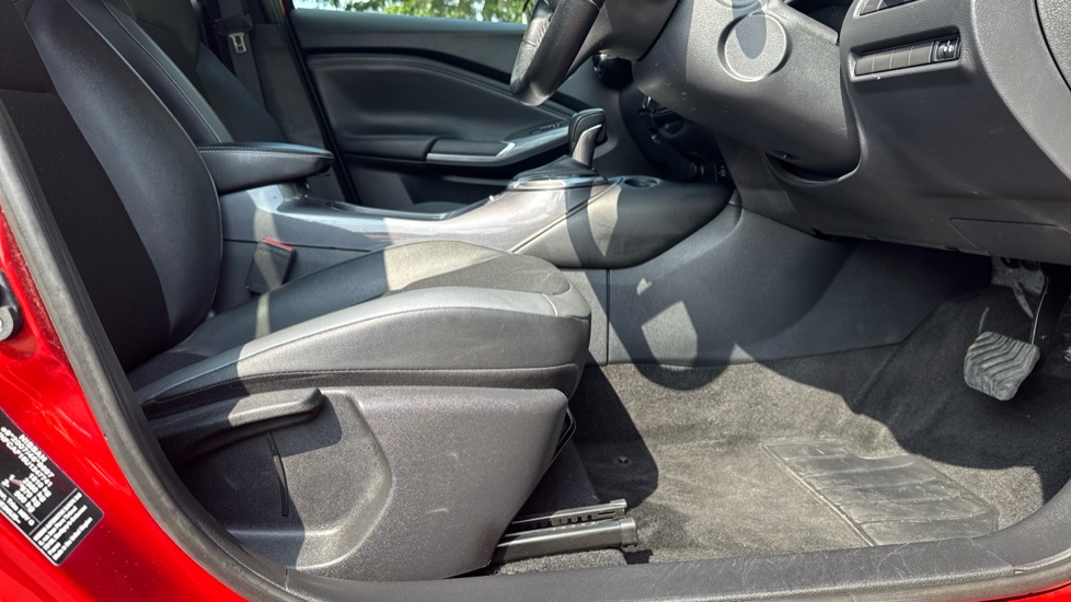 Nissan Juke 1.6 Hybrid N-Connecta 5dr Auto Hybrid Hatchback - Image 30