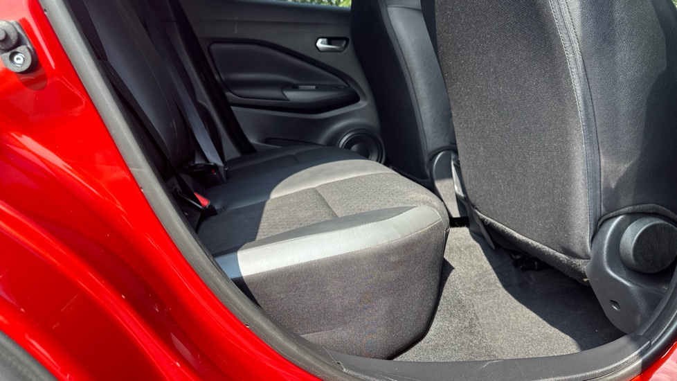 Nissan Juke 1.6 Hybrid N-Connecta 5dr Auto Hybrid Hatchback - Image 31