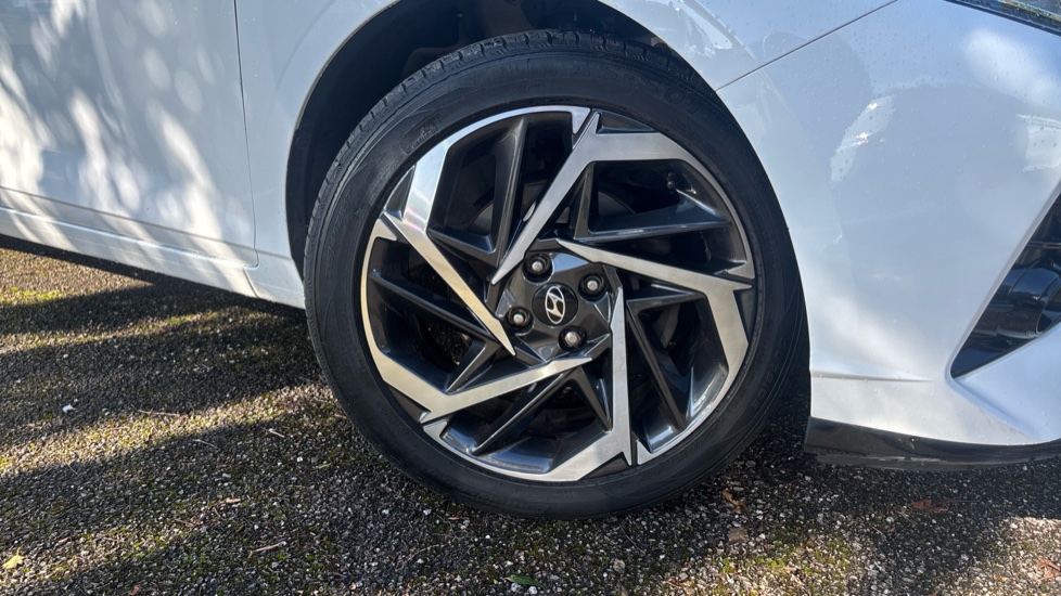 Hyundai i20 1.0T GDi 48V MHD Ultimate 5dr DCT Petrol Hatchback - Image 43