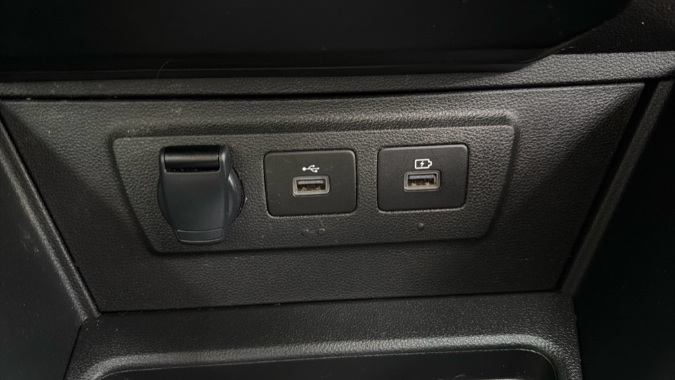 Dacia Duster 1.0 TCe 90 Expression 5dr Petrol Estate - Image 37