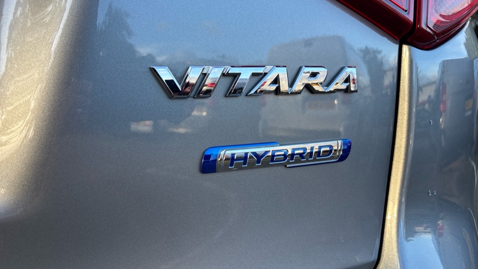 Suzuki Vitara 1.4 Boosterjet 48V Hybrid SZ4 5dr Petrol Estate - Image 43