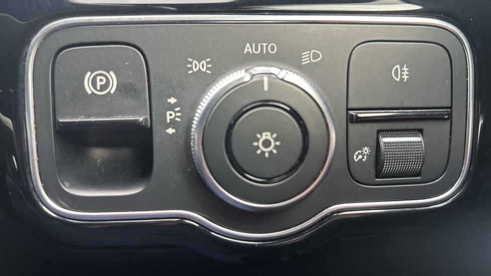 Mercedes-Benz A-Class A180 AMG Line 5dr Petrol Hatchback - Image 25