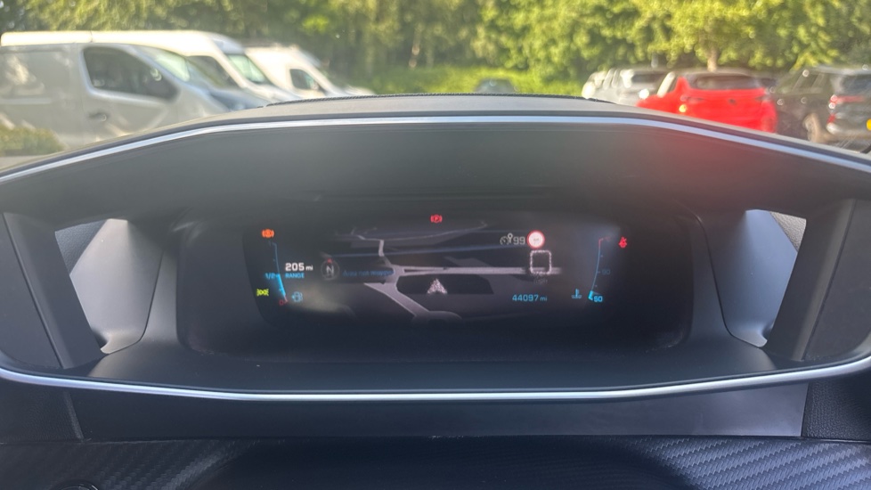 Peugeot 2008 1.2 PureTech 130 GT Line 5dr Petrol Estate - Image 18