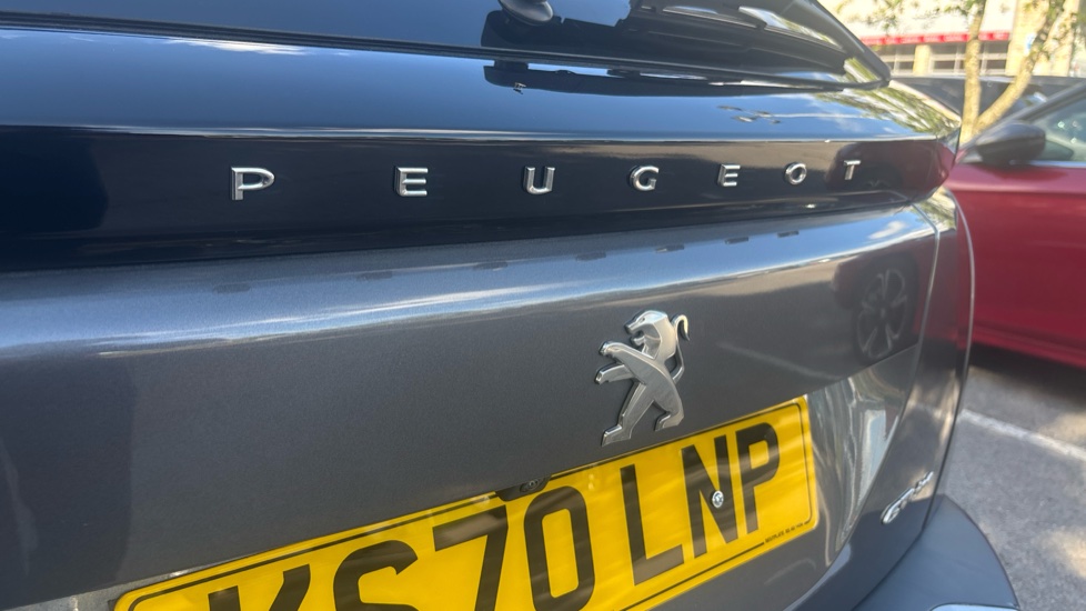 Peugeot 2008 1.2 PureTech 130 GT Line 5dr Petrol Estate - Image 51