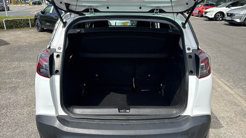 Vauxhall Crossland X 1.2 [83] Griffin 5dr [Start Stop] Petrol Hatchback - Image 4