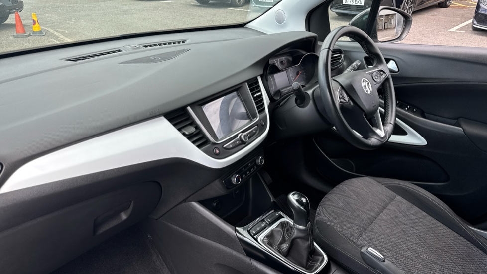 Vauxhall Crossland X 1.2 [83] Griffin 5dr [Start Stop] Petrol Hatchback - Image 9