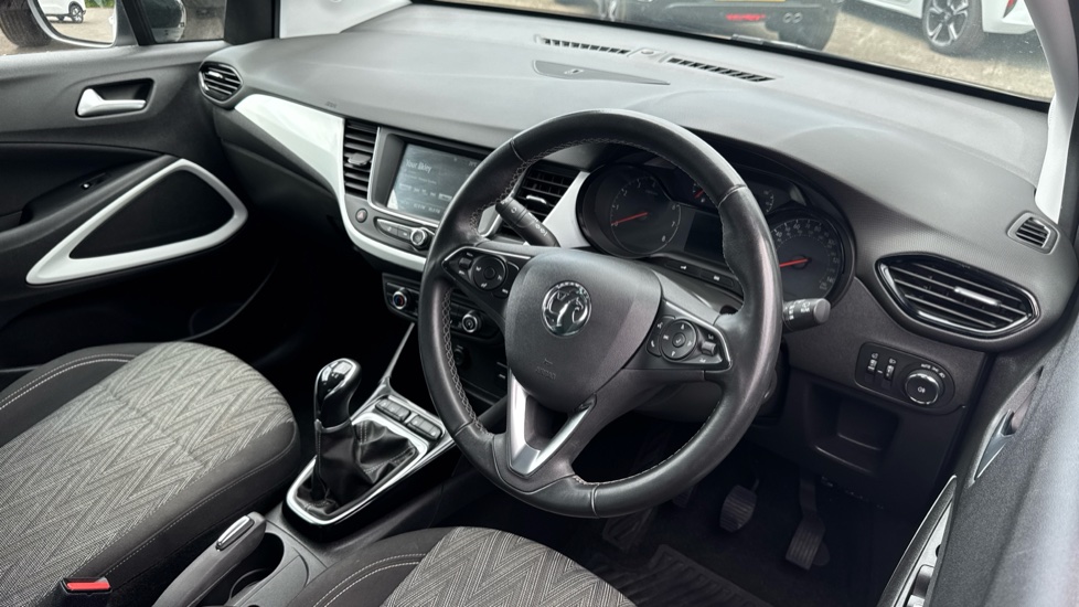 Vauxhall Crossland X 1.2 [83] Griffin 5dr [Start Stop] Petrol Hatchback - Image 11