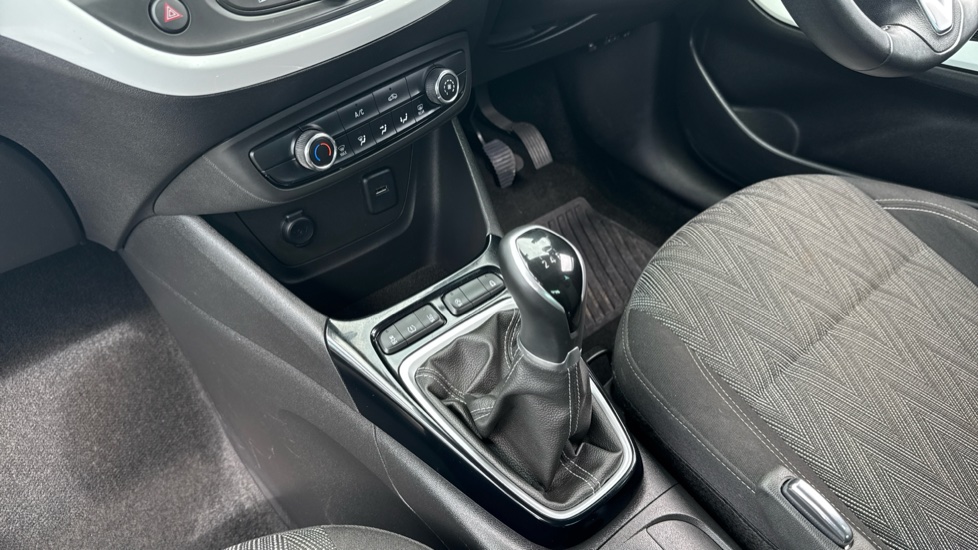 Vauxhall Crossland X 1.2 [83] Griffin 5dr [Start Stop] Petrol Hatchback - Image 13