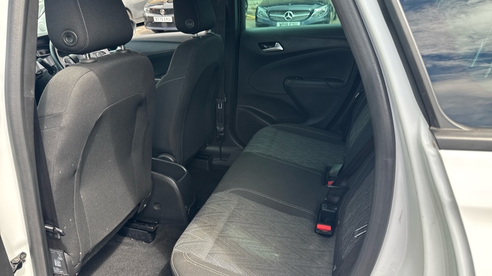 Vauxhall Crossland X 1.2 [83] Griffin 5dr [Start Stop] Petrol Hatchback - Image 16