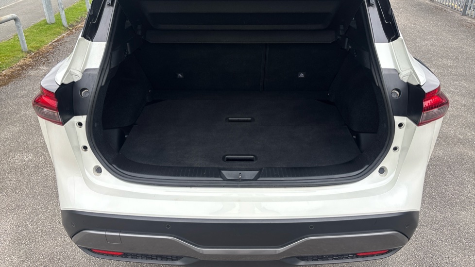 Nissan Qashqai 1.3 DiG-T MH N-Connecta 5dr Petrol Hatchback - Image 4