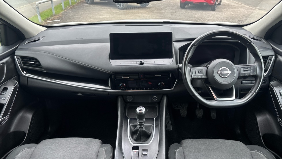 Nissan Qashqai 1.3 DiG-T MH N-Connecta 5dr Petrol Hatchback - Image 10