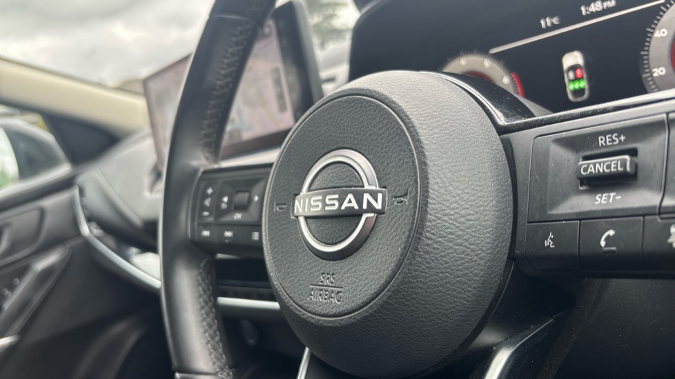 Nissan Qashqai 1.3 DiG-T MH N-Connecta 5dr Petrol Hatchback - Image 36