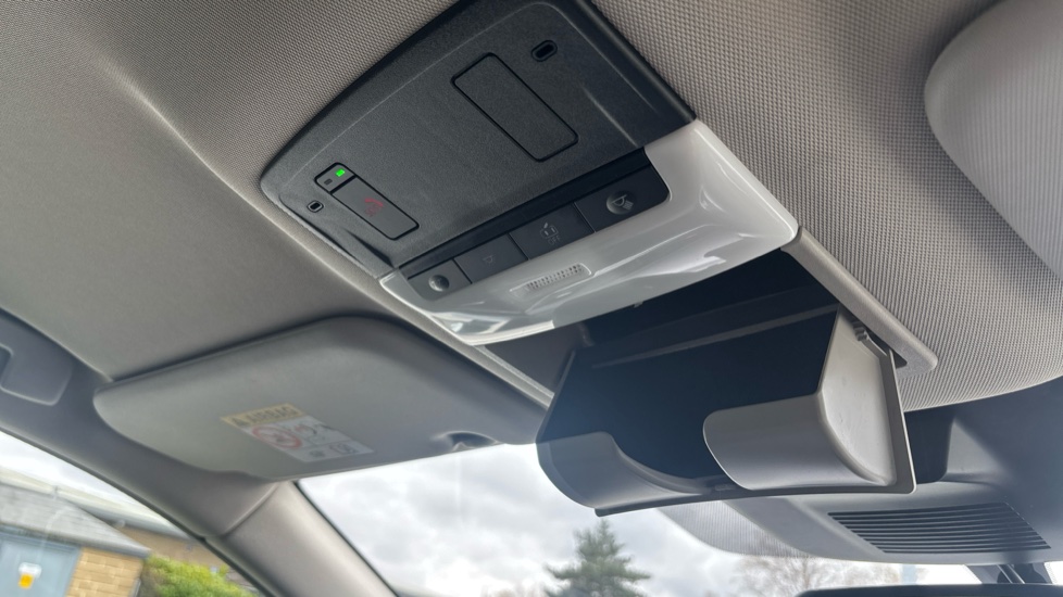Nissan Qashqai 1.3 DiG-T MH N-Connecta 5dr Petrol Hatchback - Image 52