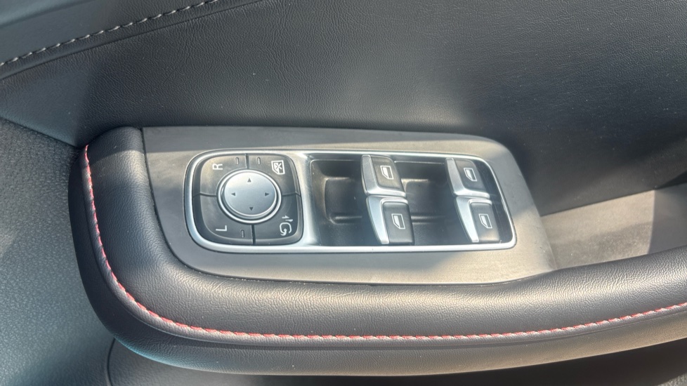 MG HS 1.5 T-GDI Excite 5dr Petrol Hatchback - Image 25