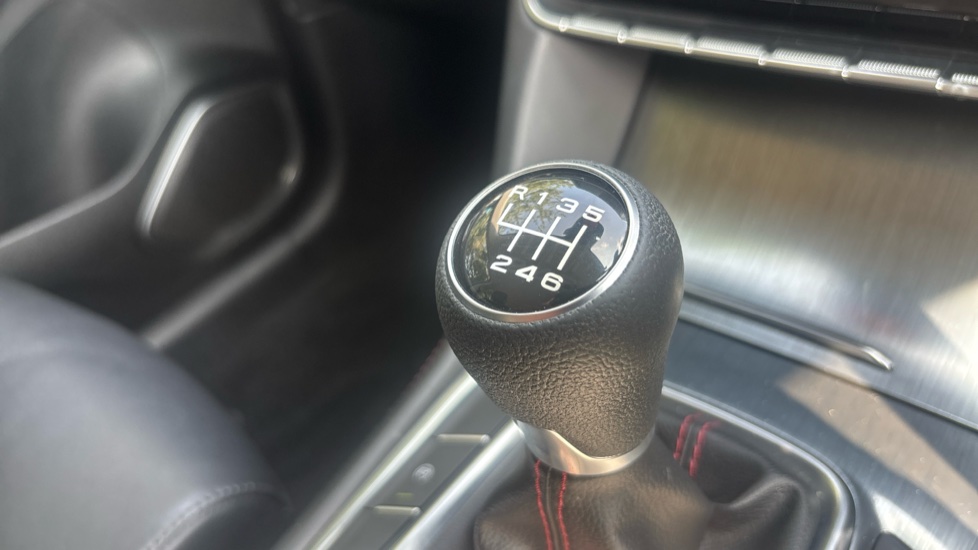 MG HS 1.5 T-GDI Excite 5dr Petrol Hatchback - Image 30