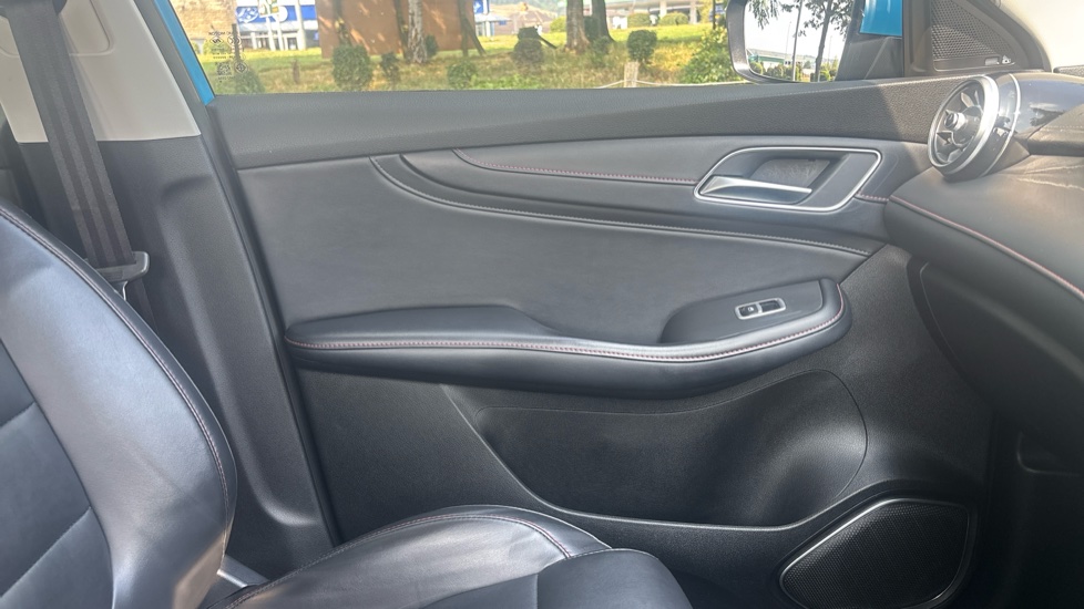 MG HS 1.5 T-GDI Excite 5dr Petrol Hatchback - Image 34