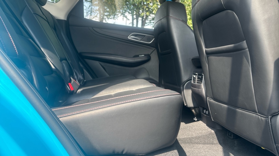 MG HS 1.5 T-GDI Excite 5dr Petrol Hatchback - Image 43