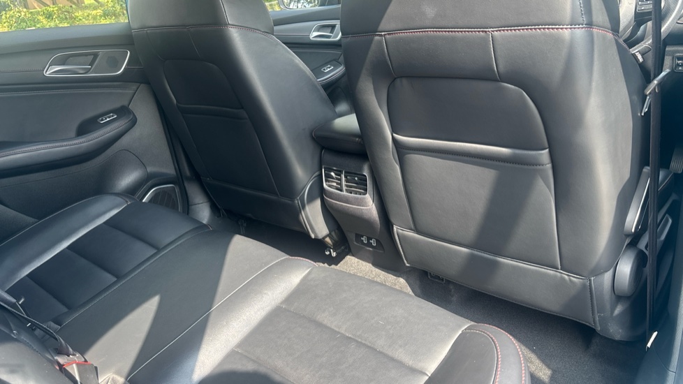 MG HS 1.5 T-GDI Excite 5dr Petrol Hatchback - Image 45