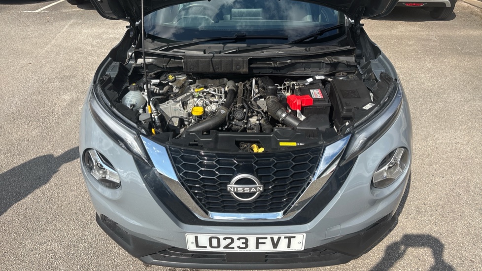 Nissan Juke 1.0 DiG-T 114 N-Connecta 5dr DCT Petrol Hatchback - Image 8