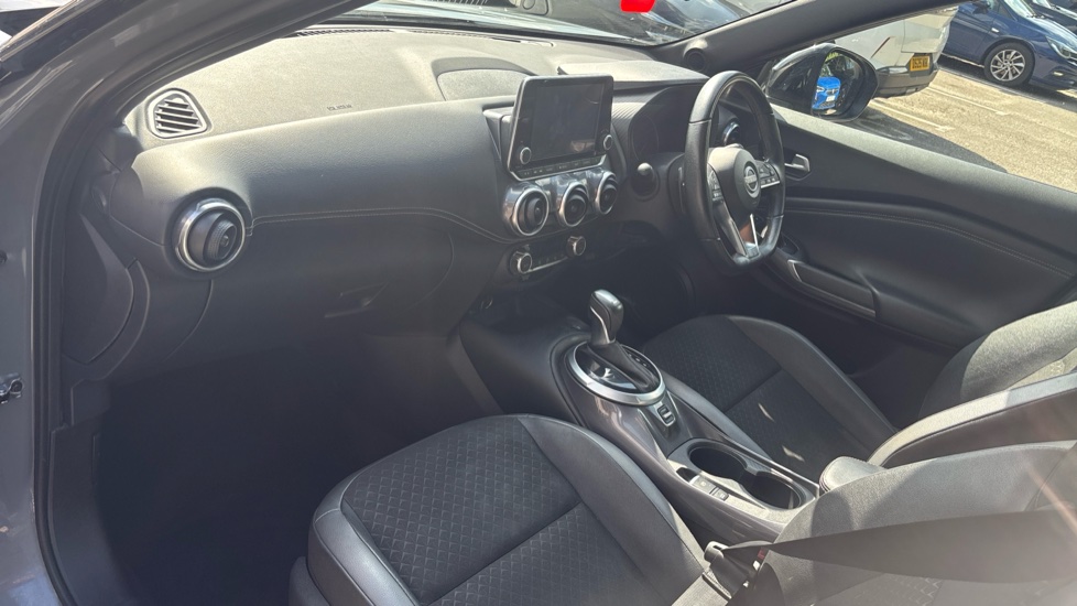 Nissan Juke 1.0 DiG-T 114 N-Connecta 5dr DCT Petrol Hatchback - Image 9