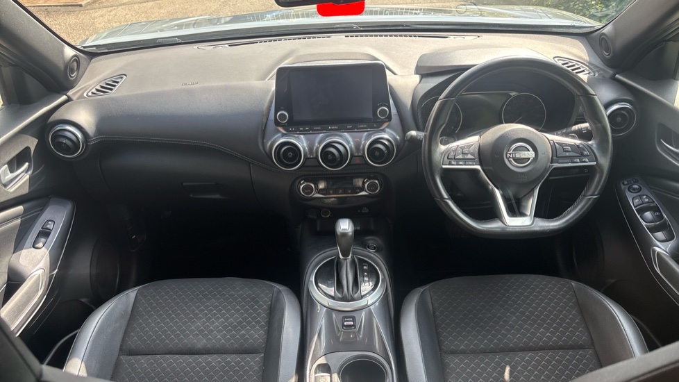 Nissan Juke 1.0 DiG-T 114 N-Connecta 5dr DCT Petrol Hatchback - Image 10