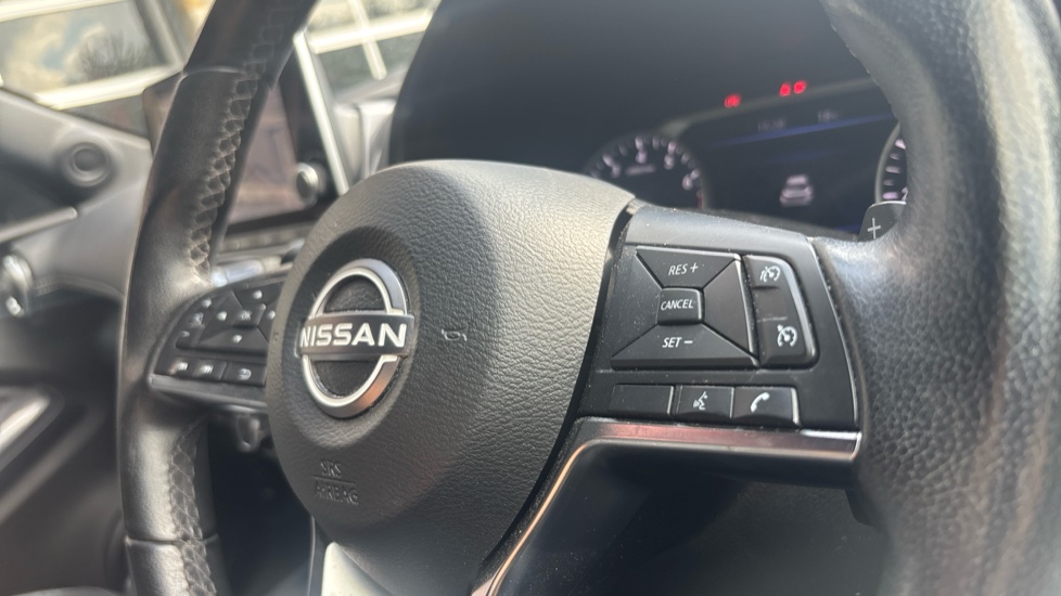 Nissan Juke 1.0 DiG-T 114 N-Connecta 5dr DCT Petrol Hatchback - Image 21