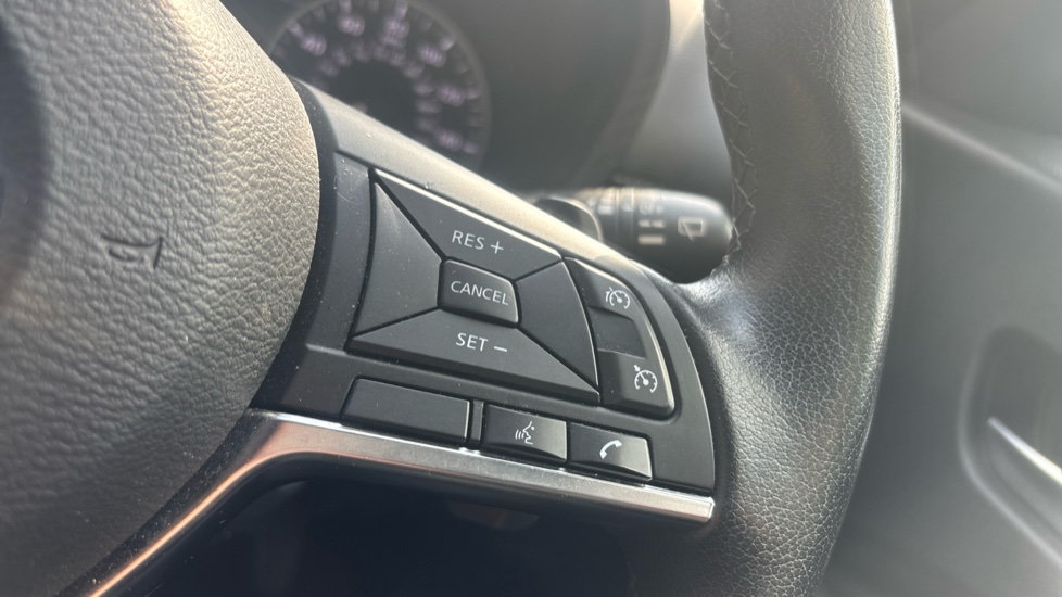 Nissan Juke 1.0 DiG-T 114 N-Connecta 5dr DCT Petrol Hatchback - Image 23