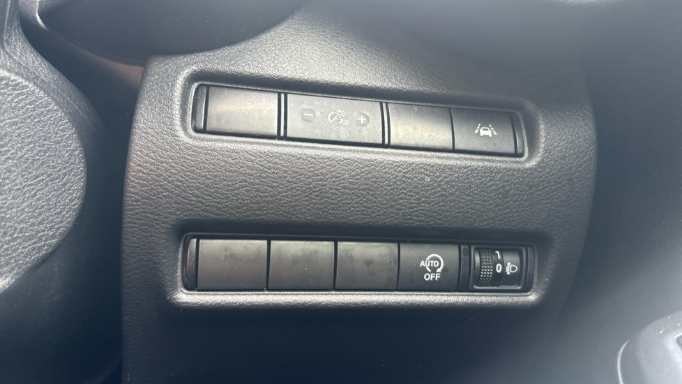 Nissan Juke 1.0 DiG-T 114 N-Connecta 5dr DCT Petrol Hatchback - Image 25