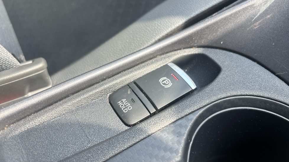 Nissan Juke 1.0 DiG-T 114 N-Connecta 5dr DCT Petrol Hatchback - Image 33