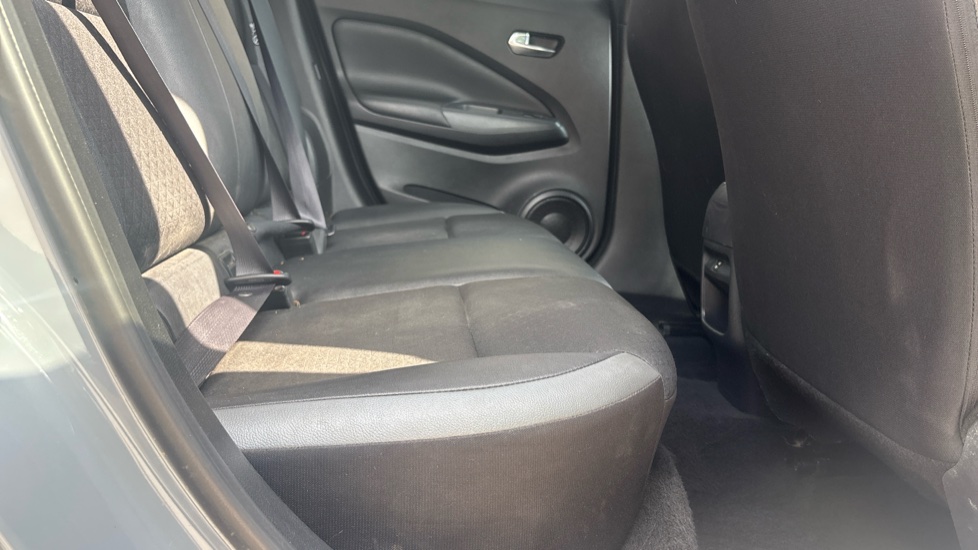 Nissan Juke 1.0 DiG-T 114 N-Connecta 5dr DCT Petrol Hatchback - Image 39