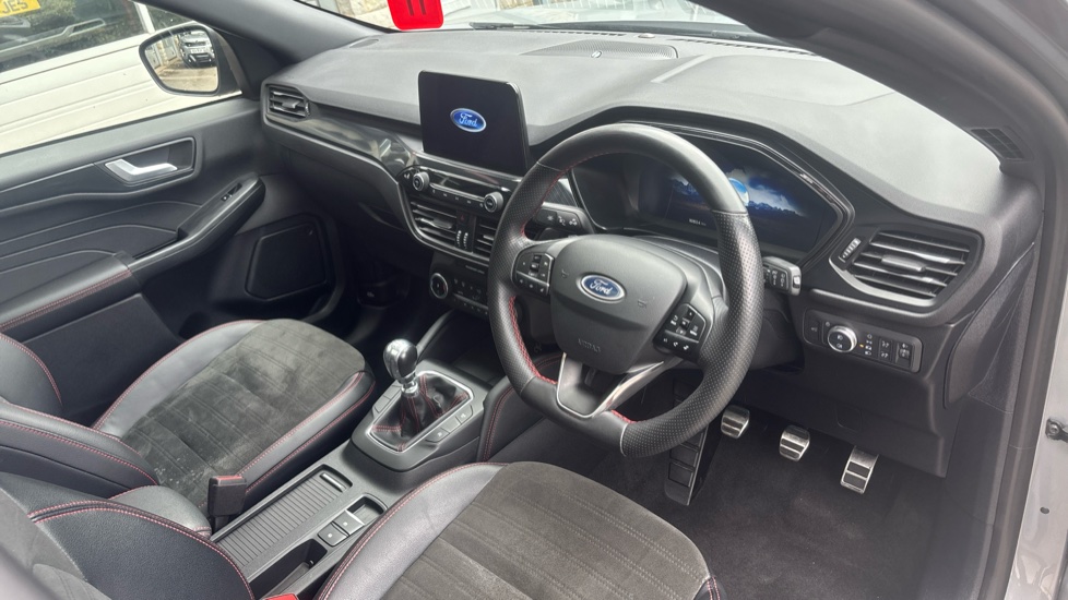 Ford Kuga 1.5 EcoBoost 150 ST-Line X Edition 5dr Petrol Estate - Image 11
