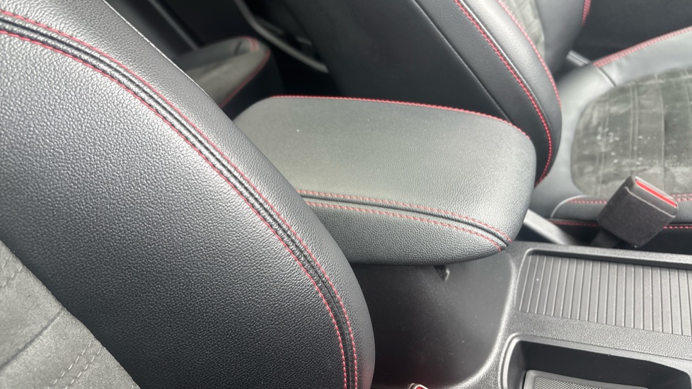 Ford Kuga 1.5 EcoBoost 150 ST-Line X Edition 5dr Petrol Estate - Image 30