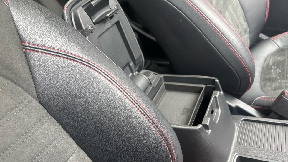 Ford Kuga 1.5 EcoBoost 150 ST-Line X Edition 5dr Petrol Estate - Image 31