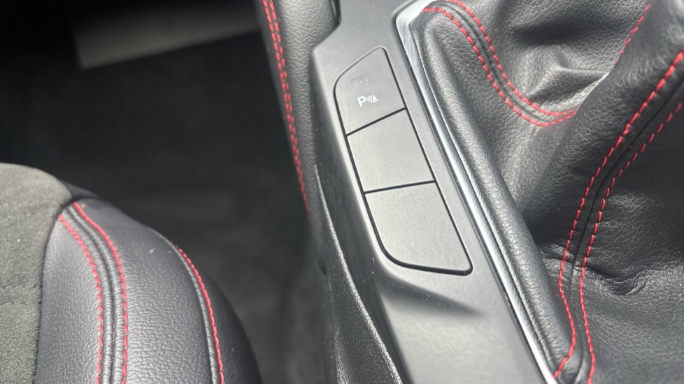 Ford Kuga 1.5 EcoBoost 150 ST-Line X Edition 5dr Petrol Estate - Image 33