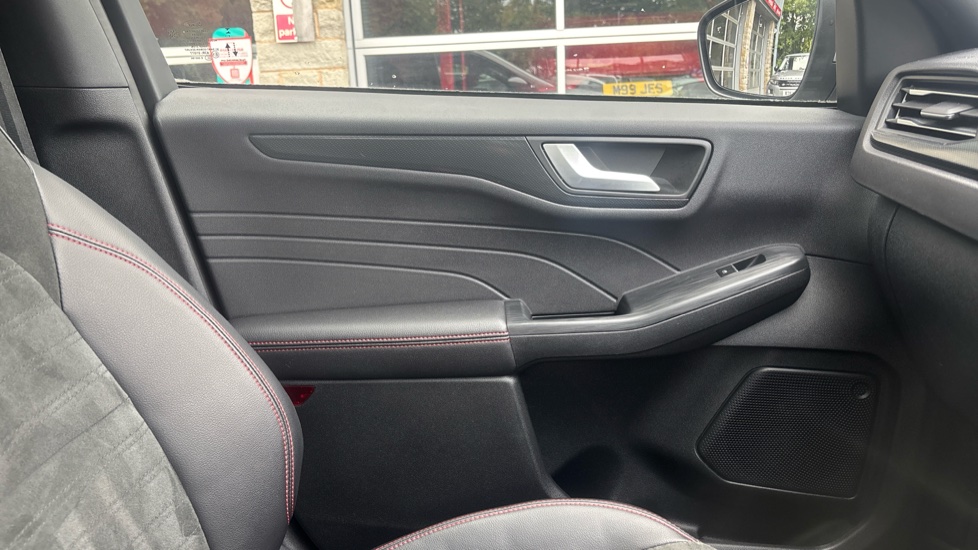 Ford Kuga 1.5 EcoBoost 150 ST-Line X Edition 5dr Petrol Estate - Image 38