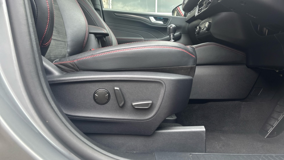 Ford Kuga 1.5 EcoBoost 150 ST-Line X Edition 5dr Petrol Estate - Image 49