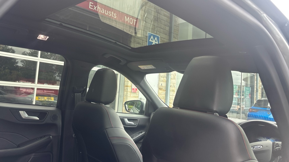 Ford Kuga 1.5 EcoBoost 150 ST-Line X Edition 5dr Petrol Estate - Image 55