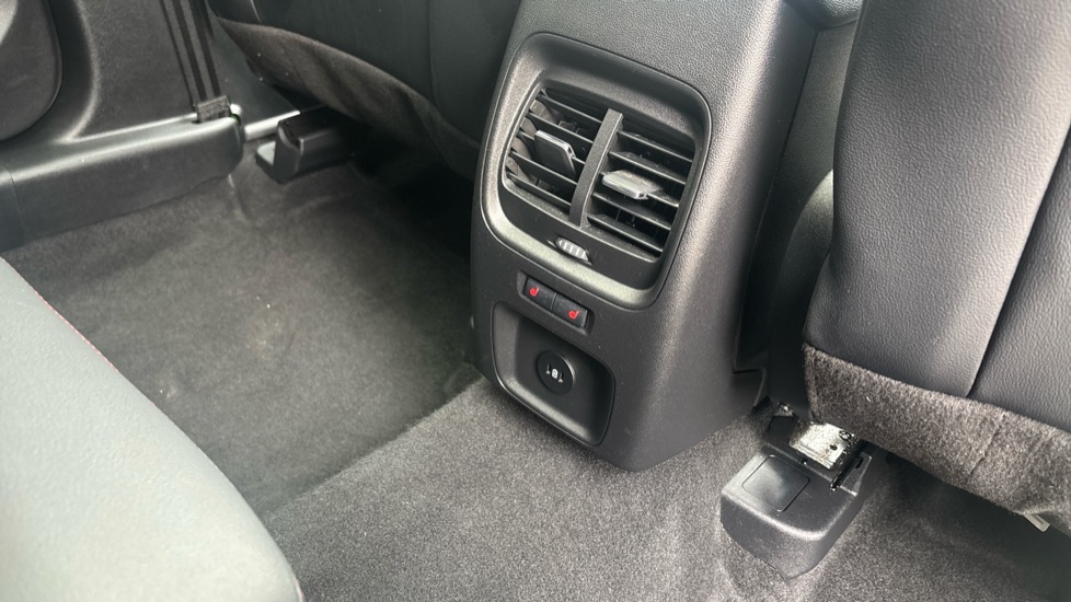 Ford Kuga 1.5 EcoBoost 150 ST-Line X Edition 5dr Petrol Estate - Image 57