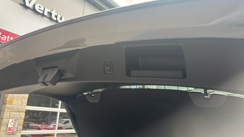 Ford Kuga 1.5 EcoBoost 150 ST-Line X Edition 5dr Petrol Estate - Image 63