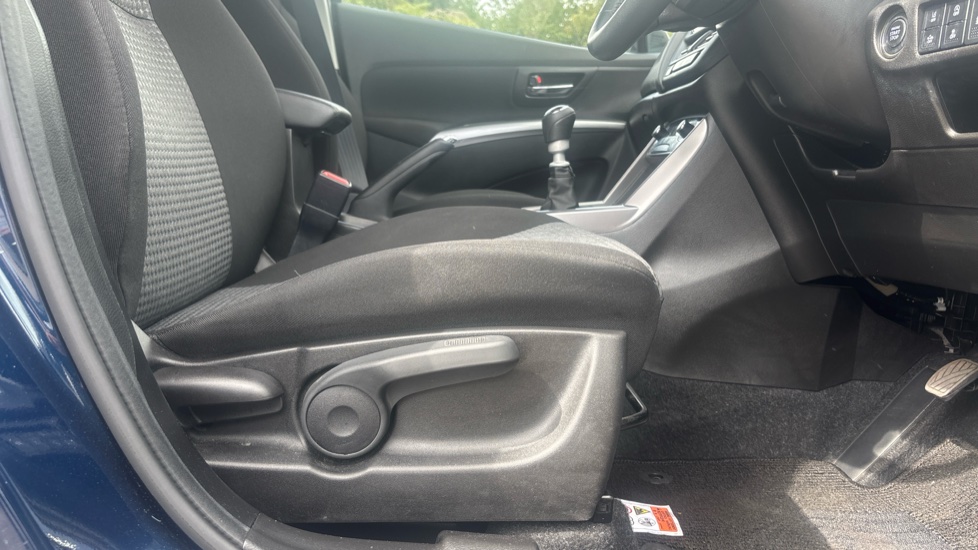 Suzuki S-Cross 1.4 Boosterjet 48V Hybrid Motion 5dr Petrol Hatchback - Image 41