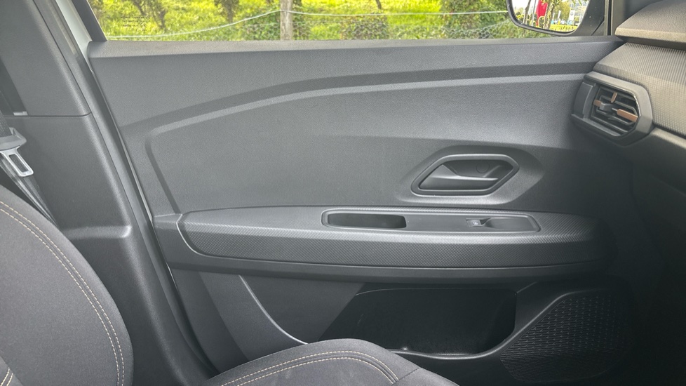 Dacia Sandero Stepway 1.0 TCe Essential 5dr Petrol Hatchback - Image 31