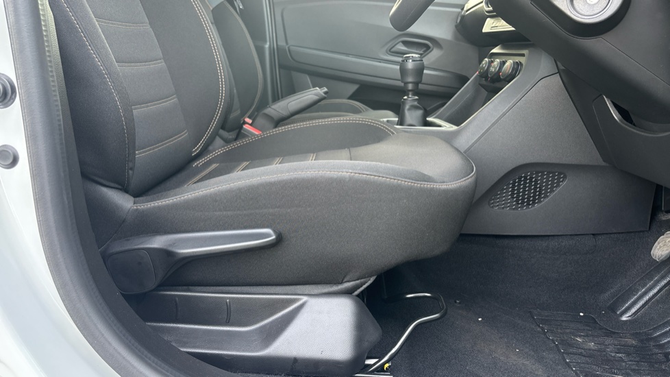 Dacia Sandero Stepway 1.0 TCe Essential 5dr Petrol Hatchback - Image 35