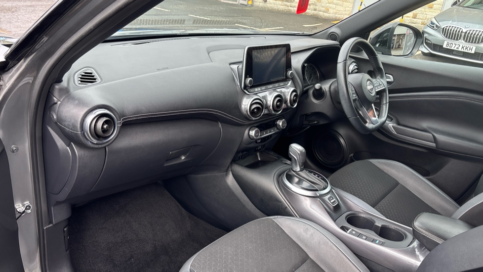 Nissan Juke 1.6 Hybrid N-Connecta 5dr Auto Hybrid Hatchback - Image 9