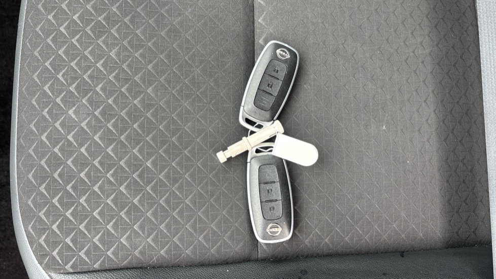 Nissan Juke 1.6 Hybrid N-Connecta 5dr Auto Hybrid Hatchback - Image 20