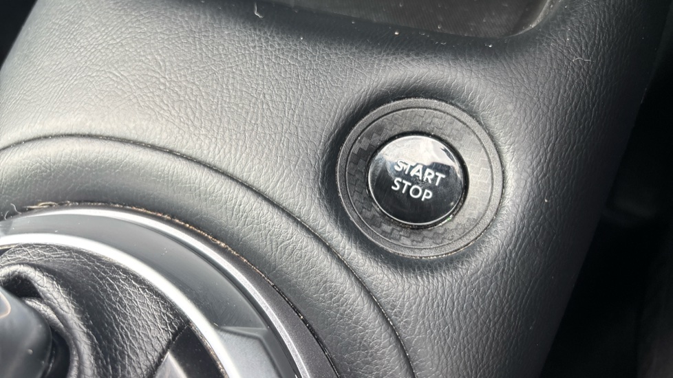Nissan Juke 1.6 Hybrid N-Connecta 5dr Auto Hybrid Hatchback - Image 26
