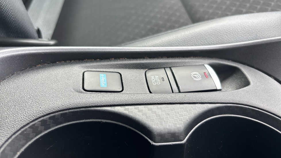 Nissan Juke 1.6 Hybrid N-Connecta 5dr Auto Hybrid Hatchback - Image 27