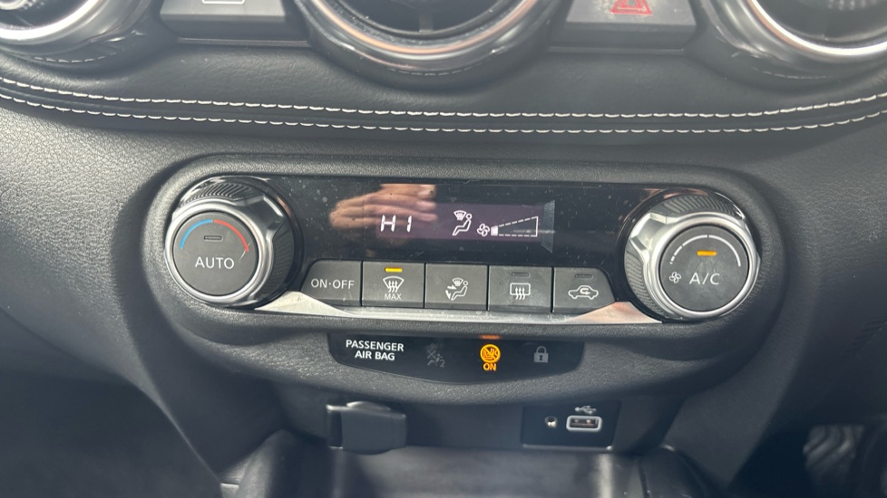 Nissan Juke 1.6 Hybrid N-Connecta 5dr Auto Hybrid Hatchback - Image 31